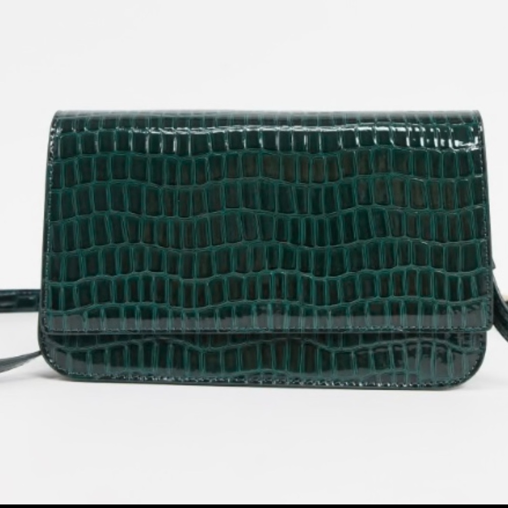 🐊 Crocodile-Embossed Crossbody Bag- NWT